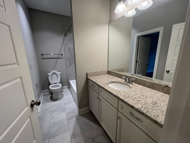 Building Photo - Rosemary Gate Townhome