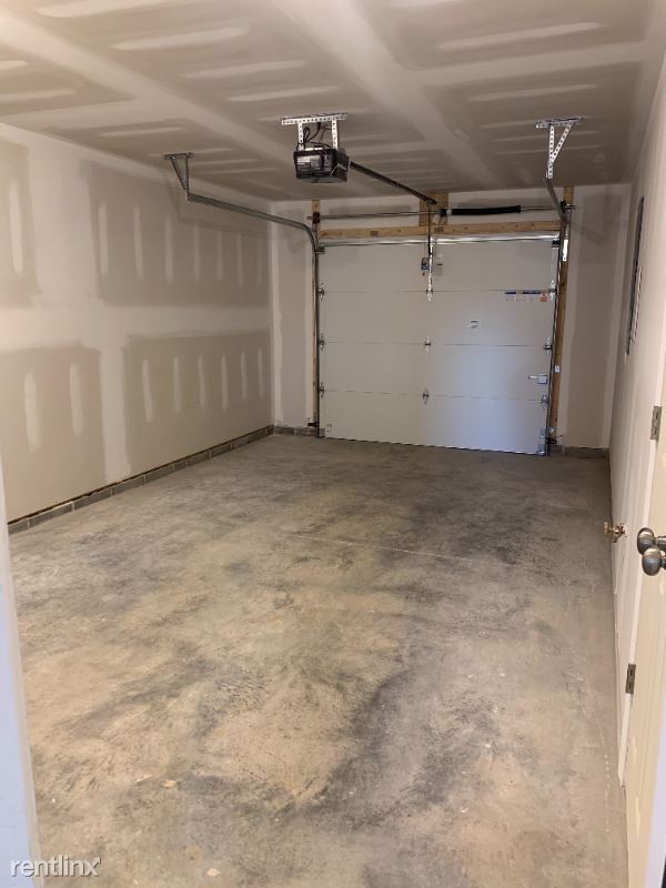 Building Photo - 3 br, 2.5 bath Townhome - 55 Robinson Drive