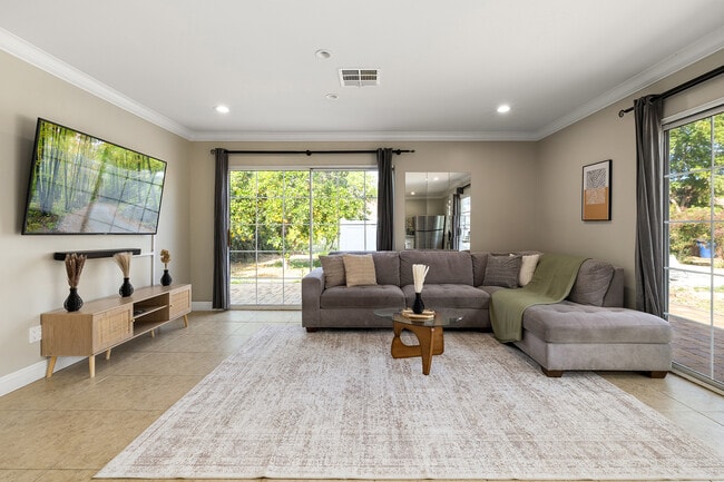 Foto del edificio - 23018 Oxnard St