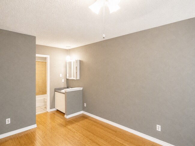 Building Photo - Great Home in South Austin - 78745 that backs to greenbelt