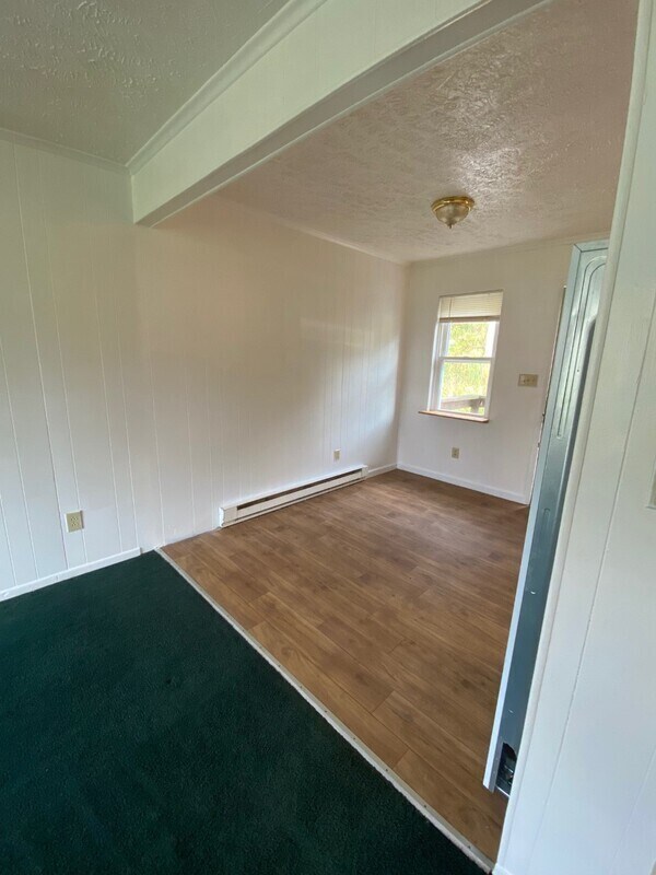 Building Photo - 107 Sandhurst Ct