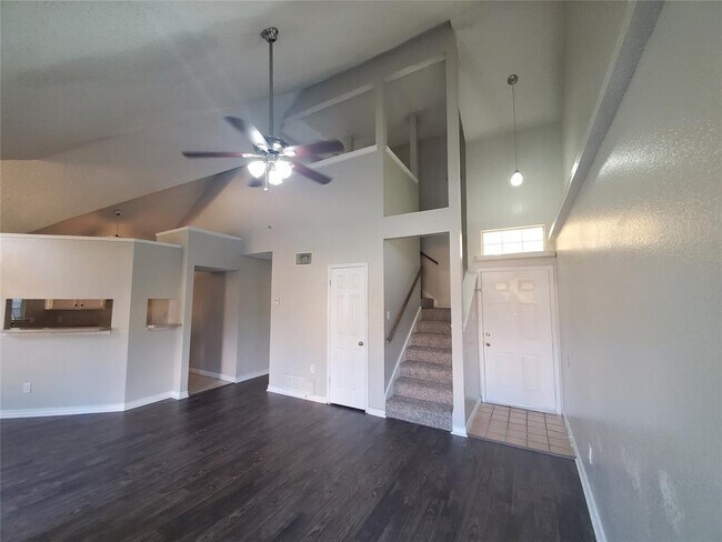 Building Photo - 8405 Auburn Dr