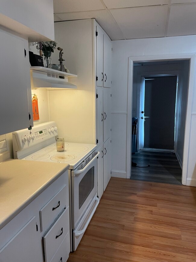 Building Photo - 8 Burrill St