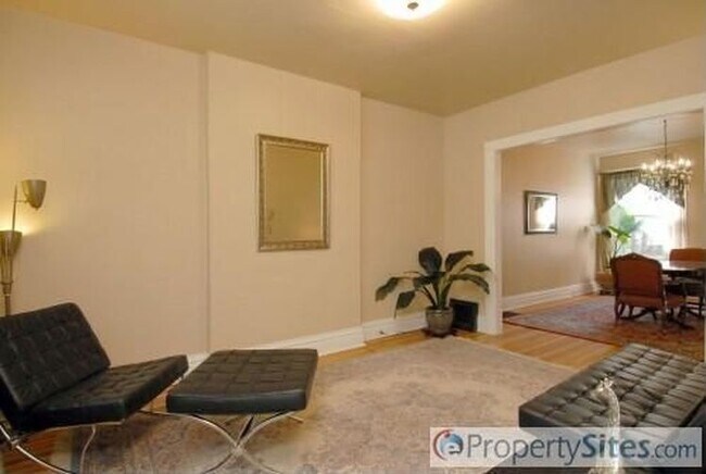 Building Photo - 333 S Humboldt St