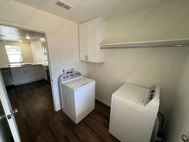Building Photo - 2129 Bobwhite Ct