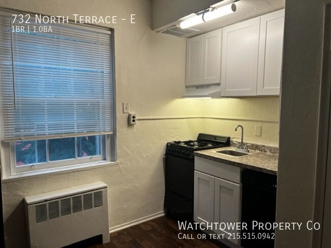 Building Photo - 732 North Terrace