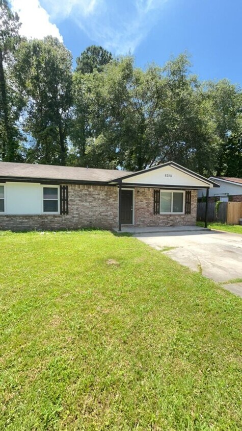 Primary Photo - Cute 2 Bedroom Duplex