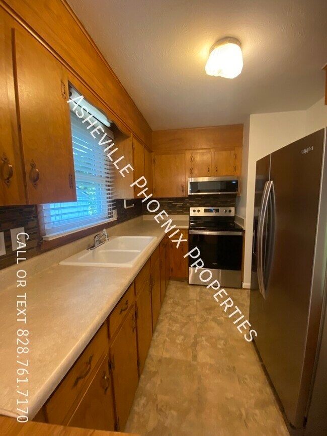 Foto del edificio - 726 Fairview Rd