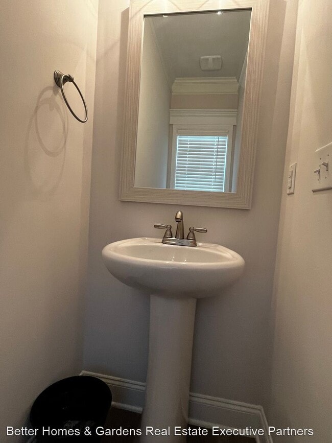 Building Photo - 3 br, 2.5 bath House - 155 Canton Park