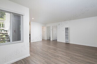 Building Photo - 4134 Third Ave