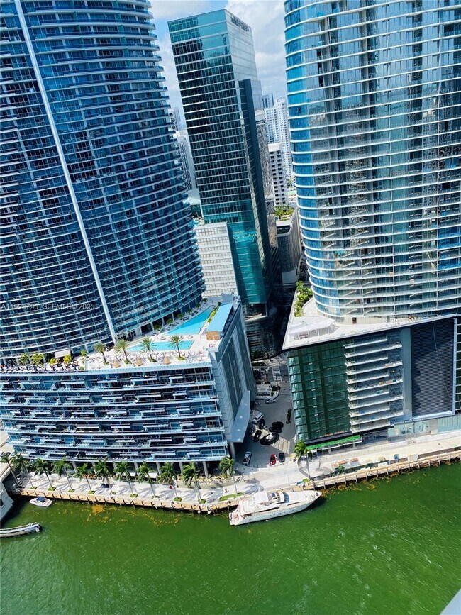 Building Photo - 465 Brickell Ave
