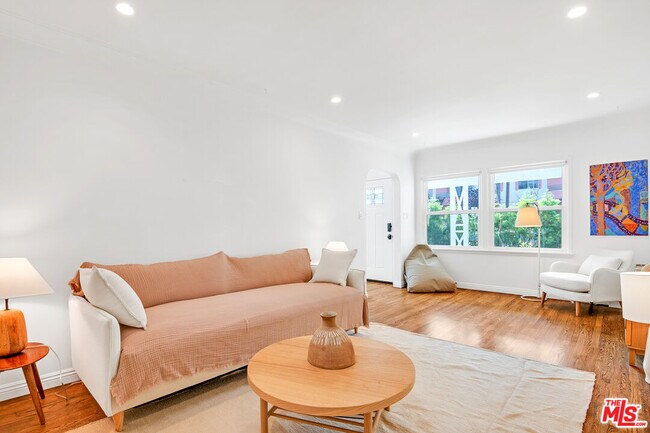 Foto del edificio - 3780 Beethoven St