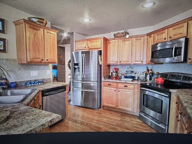 Building Photo - 8723 Stony Creek Dr