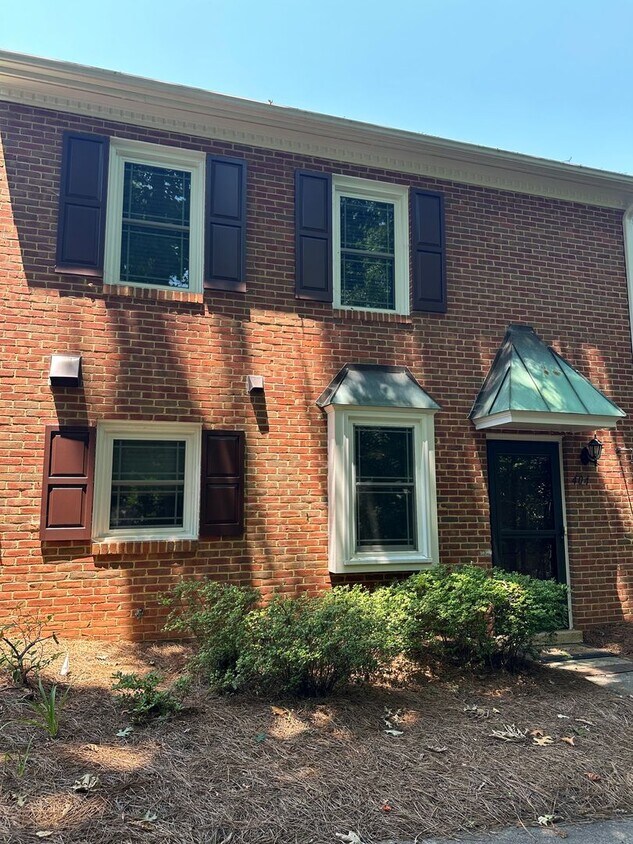 Primary Photo - 3 bedroom, 2.5 bathroom townhouse in Stone...