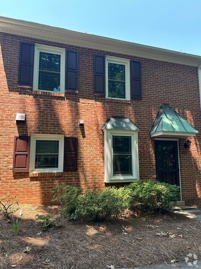 Building Photo - 404 Herndon Dr