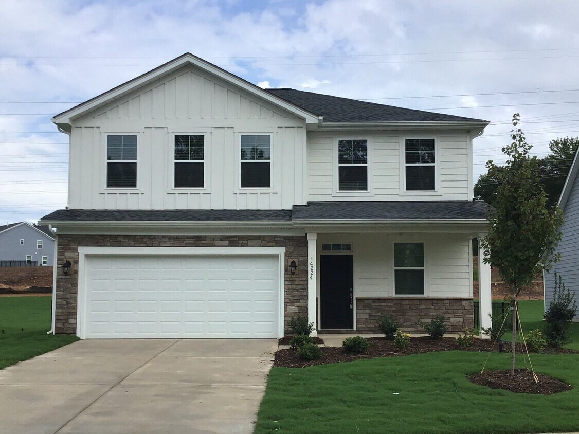14224 Singing Creek Lane House for Rent in Charlotte, NC
