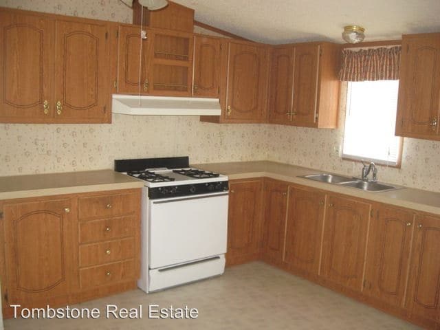 Building Photo - 2385 E Cortez Dr