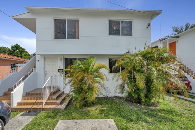 Building Photo - 1965 SW 17th Ct