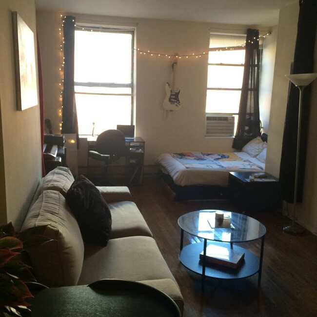 Foto del edificio - EAST 14 STREET & 3 AVENUE