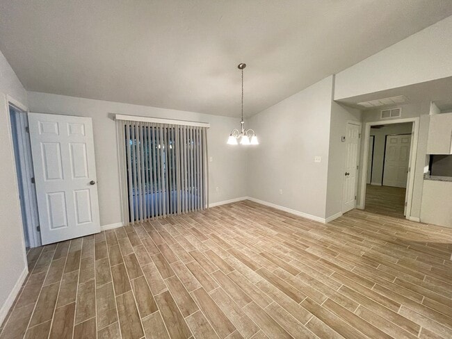 Building Photo - Beautiful Single Family Home! $2395/1085ft2-South Sarasota, 3-Bed/2-Bath, Fully Renovated: Annual...