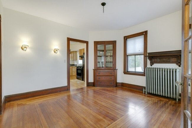 Building Photo - 39A Warren Ave