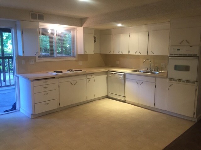 Bright kitchen with room for a table. - 6267 Northeast 203rd Place