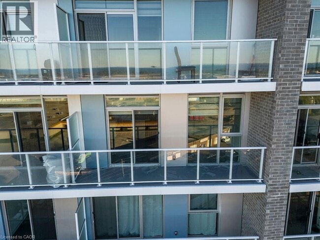 Photo du bâtiment - 2782 Barton St E