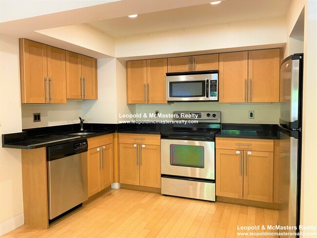 Building Photo - 1601 Beacon St