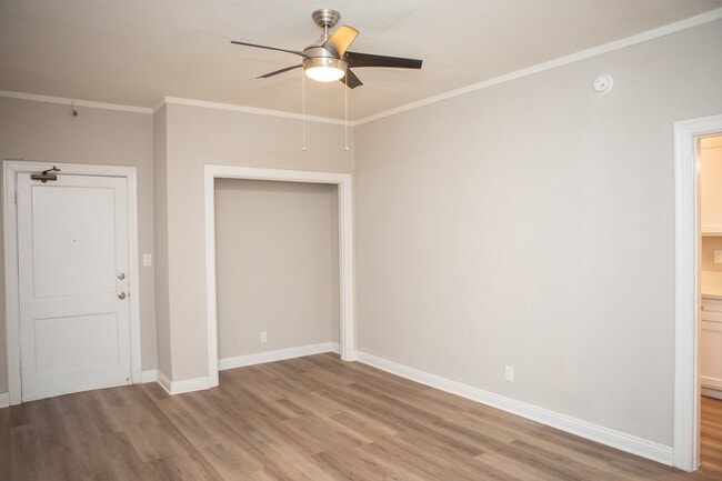 Building Photo - Newly Renovated Studio with Brick Exposure