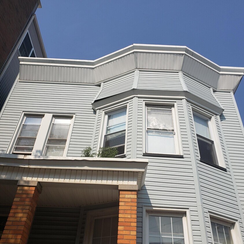 Primary Photo - 420 61st St