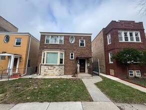 Building Photo - 6438 N Fairfield Ave