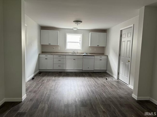 Foto del edificio - 818 E Main St