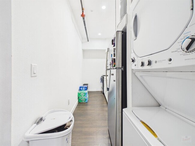 Foto del edificio - 1010 W 26th St