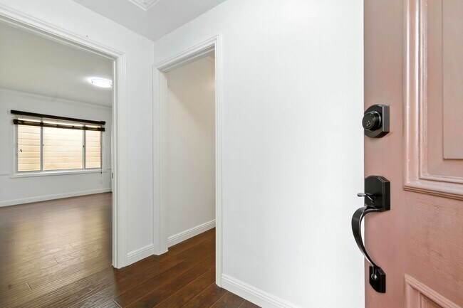 Foto del edificio - 2145 32nd Ave