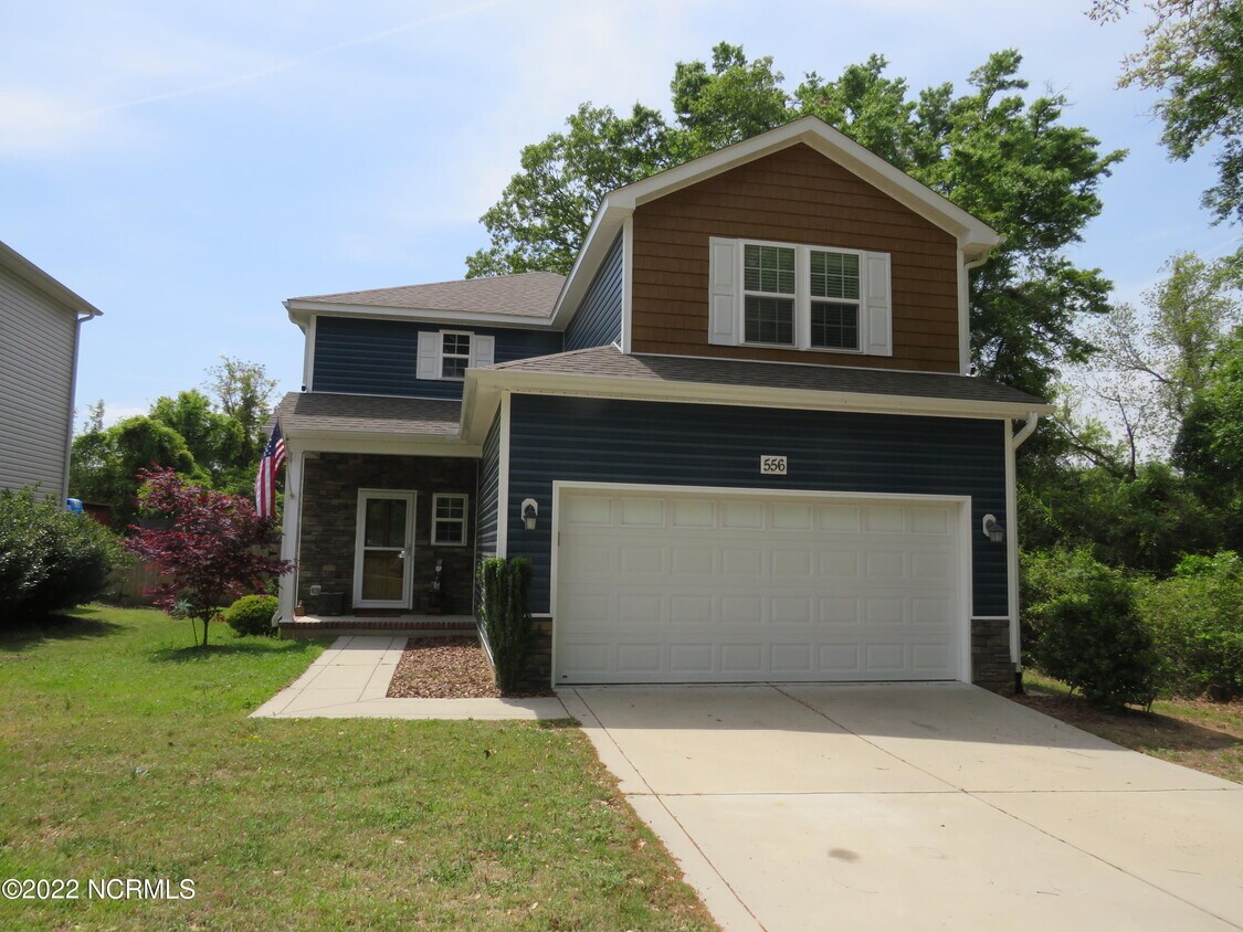 556 W New Hampshire Ave, Southern Pines, NC 28387 House Rental in