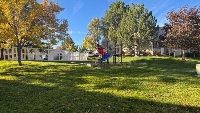 Foto del edificio - 3 Bedroom 2.5 Bath in West Jordan!