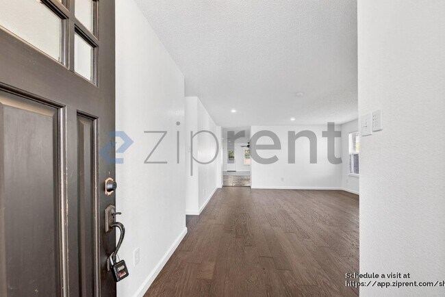 Foto del edificio - 1117 Beeblossom Dr