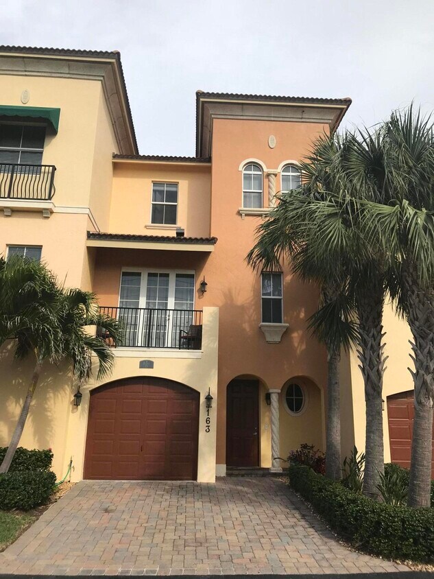 Primary Photo - 163 Ocean Bay Dr