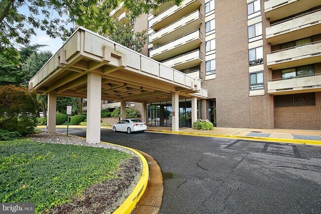 Foto del edificio - 1800 Old Meadow Rd