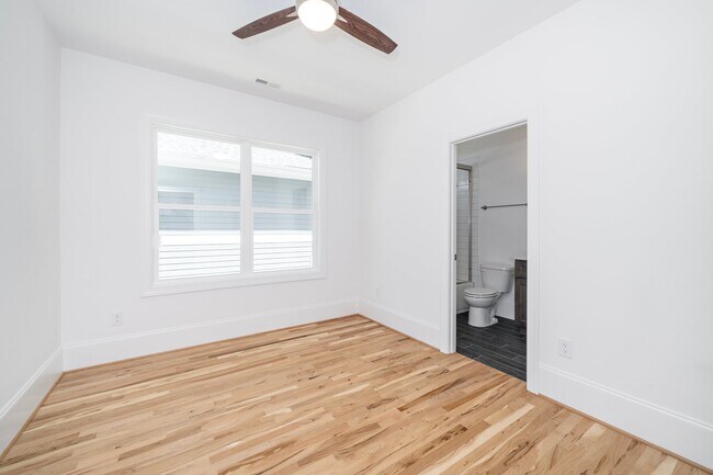 Foto del edificio - 3807 Burt Dr