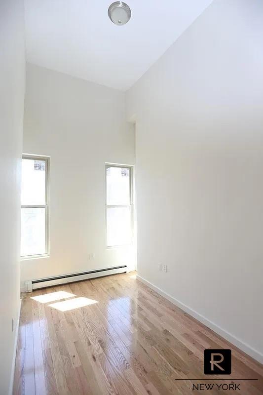 Foto del edificio - 211 Wyckoff Ave