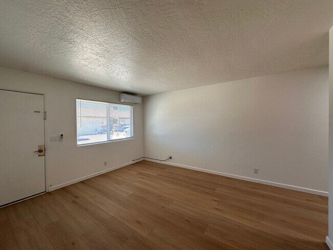 Foto del edificio - 16260 Orange St