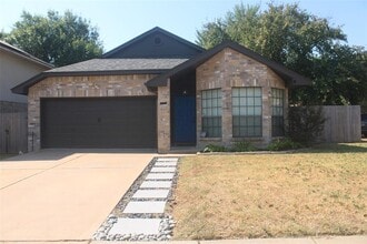 Building Photo - 14201 Kincheloe St