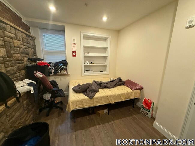 Foto del edificio - 1616 Beacon St