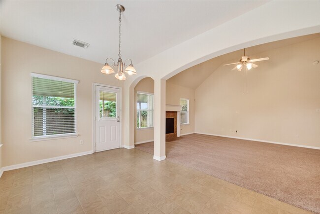 Foto del edificio - 24603 Colonial Elm Dr
