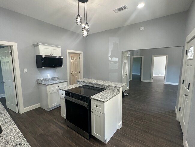 Foto del edificio - 430 E Woodard St