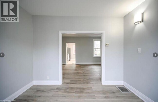 Photo du bâtiment - 1024 Cannon St E