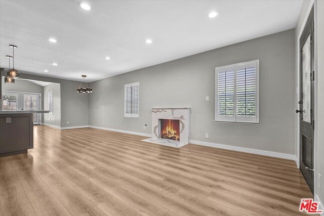 Building Photo - 13964 La Maida St