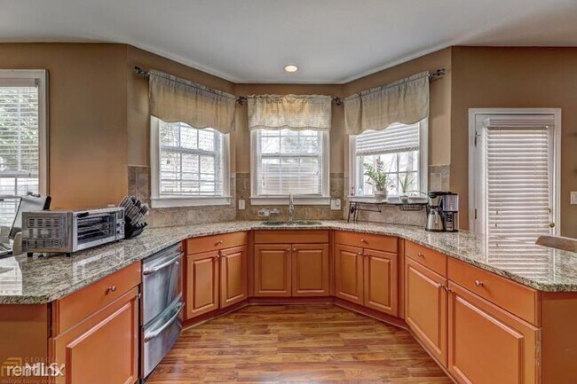 Building Photo - 4 br, 3 bath House - 1479 Tether Ln UNIT