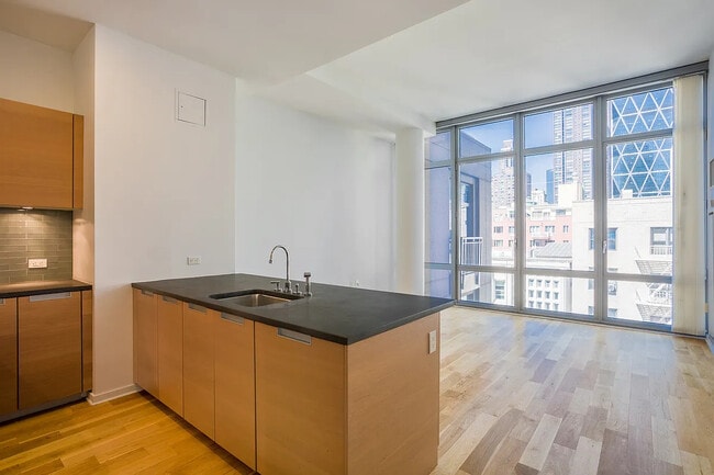 Building Photo - 310 W 52nd St